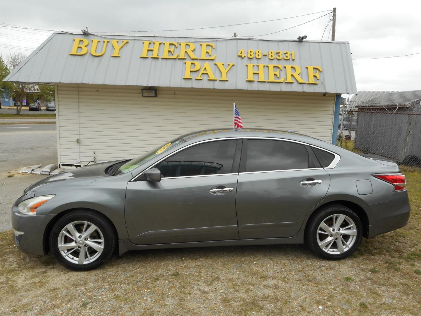 2015 Gray Nissan Altima (1N4AL3APXFC) , located at 2553 Airline Blvd, Portsmouth, VA, 23701, (757) 488-8331, 36.813889, -76.357597 - Down Payment: $1499 Weekly Payment: $110 APR: 23.9% Repayment Terms: 42 Months ***CALL ELIZABETH SMITH - DIRECTOR OF MARKETING @ 757-488-8331 TO SCHEDULE YOUR APPOINTMENT TODAY AND GET PRE-APPROVED RIGHT OVER THE PHONE*** - Photo#0